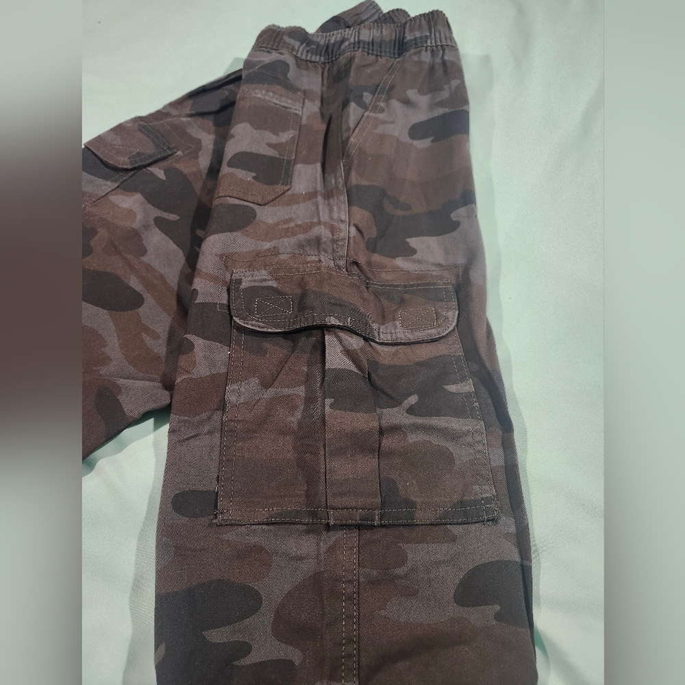 Boy's Camouflage Cargo Pants - Picture 7 of 7